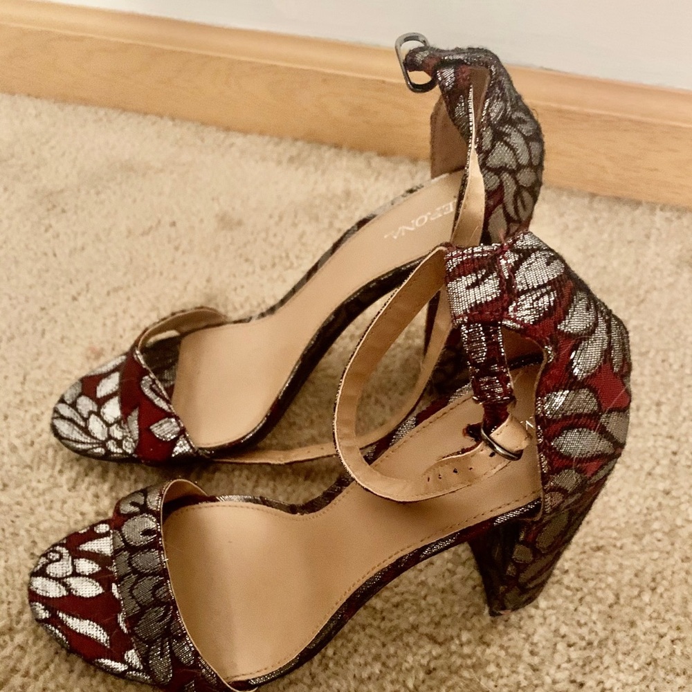 Woman’s Merona heels